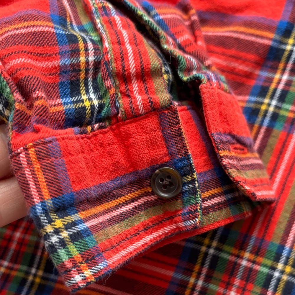 Cotton Old Navy Vibrant Red Plaid Shirt. Great for Fall or Christmas. Comfy/Cozy - Picture 4 of 6